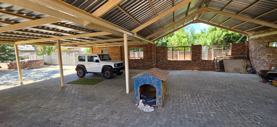 4 Bedroom Property for Sale in Collerville North West